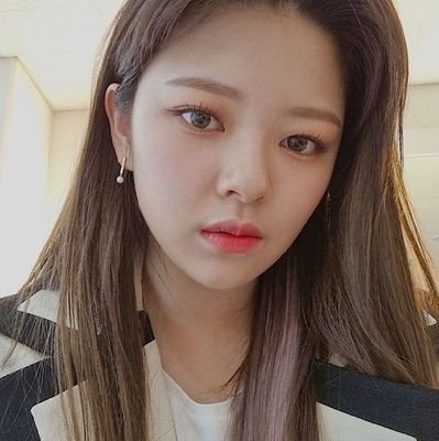 She/her - Escorpio - INFP -
Once que apenas y sube algo que está obsesionada con Jeongyeon y un pibito llamado Yoshi.