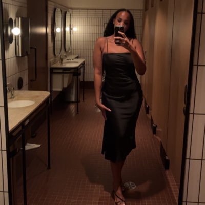 simaloiii's profile picture. 