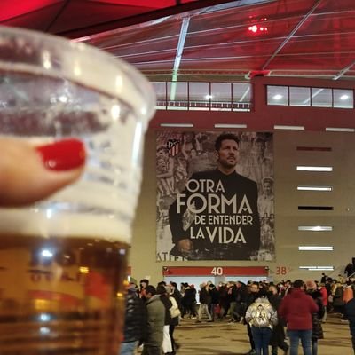 Cricrizk's profile picture. Roja y republicana. J. Del Atleti y Cholista ❤️🤍 Vetustera. Al respirar, propongo ser quien ponga el aire. Lo imposible se hará pq lo posible ya está hecho ♥️