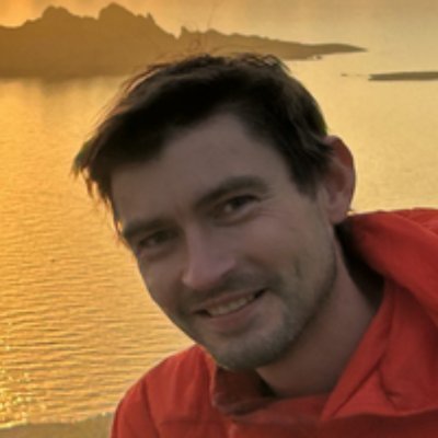 cloud traffic engineering, kubernetes and containers . Also climbing rocks when I'm bored. Mainly reply guy.