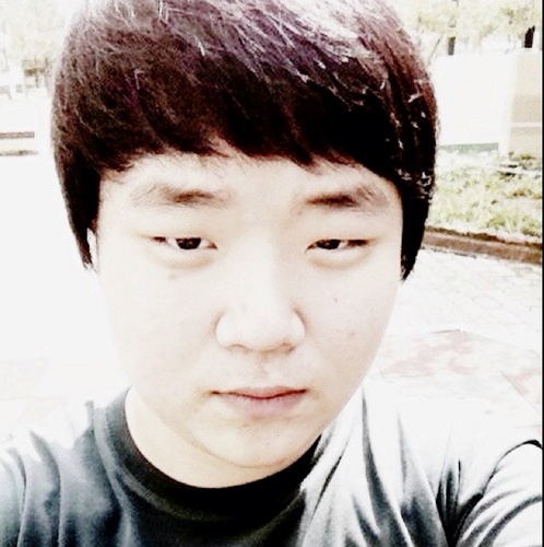 DesignerRJU's profile picture. 