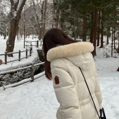 祖母が認知症と診断されたのをきっかけに、興味を持つようになりました。現在は認知症介護について、学びを進めております。