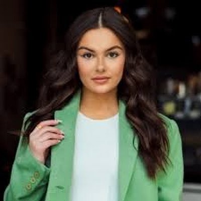 EmilyPa04224757's profile picture. 