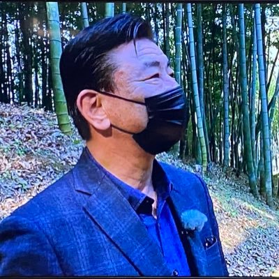 黒く光る石と黒く動く虫のブログをやっています。黒く光る石は黒曜石、黒く動く虫はクワガタ、旧石器考古学を研究し、クワガタ採集が趣味です。仲間と田んぼ、自分では少しの野菜づくりをしています。ラーメン好きのくいしんぼうです。