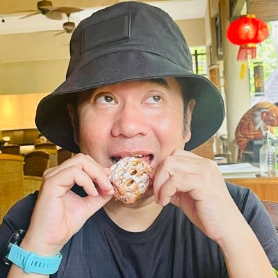 arininc's profile picture. teach the intersection of consumer behaviour, branding + law after years of employment nomadic life. occasionally trail running to clear my mind.