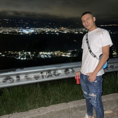 Colombiano 🇨🇴..
 Venta de contenido al Dm

Sígueme en instagram : @sebastianbravo9096 
Weed 420 🍁
PayPal : @juansebravo0611