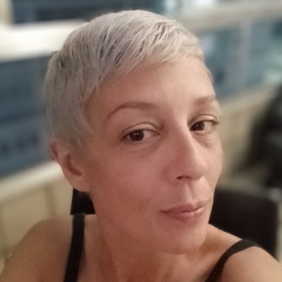 Jornalista, professora de Hatha Yoga, mãe de divas e Neurocientista em formação... Nem sempre nesta ordem!