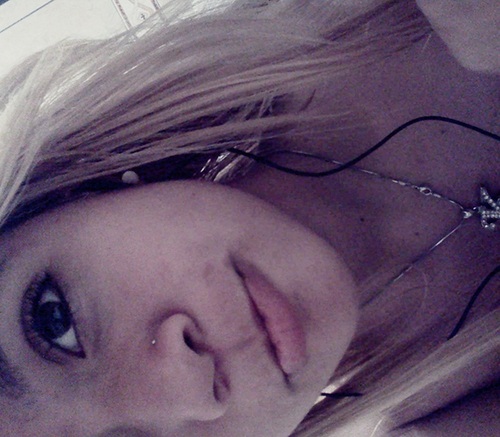 Dona do @vinte_morder ' twi reserva. :}