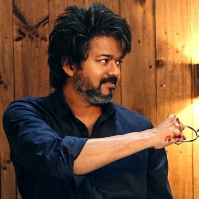 iOS dev. Loves - Traveling, adventures, swimming, Friends n fun, Vijay, Asin, Trish, CR7, MSD.