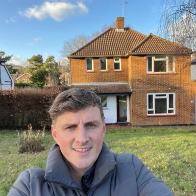 YouTubeHomeReno's profile picture. 🎥 Week by week full house reno on YouTube 🏠 1955 3 bed with huge 7.5m side plot  🪴 165ft garden with dubious swimming pool 🤢  🔨 Extending side & rear