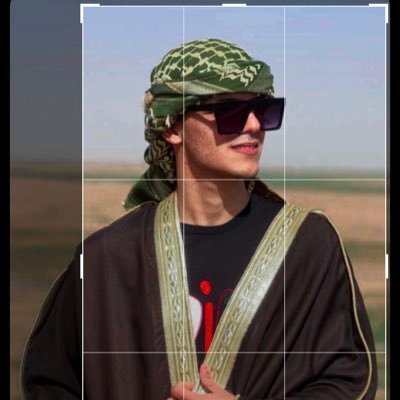 Alih2002hs's profile picture. “في طبيعةِ الحال يلزمنا الظلام          لنعرِف مع من نُشع”