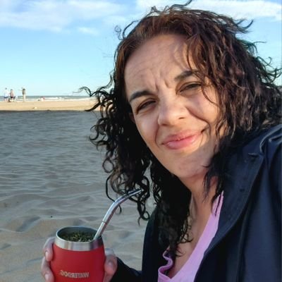 Viajera, con nómade encerrado en mi interior. Mujer, madre y psicóloga.