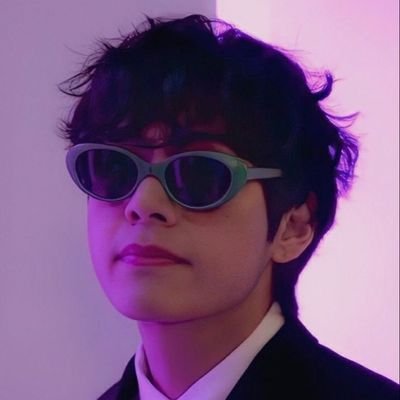 No puedes estar más allá de mi imaginación, pero ahora que lo pienso estás mucho más allá de mí imaginación. -Jungkook ✨️