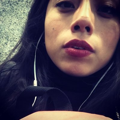 Si crees que soy fría, aburrida y alcohólica. Tienes razón.