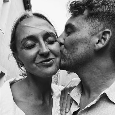🏴 Husband. Trainee Chartered Accountant. Footballer.