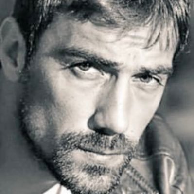 Si el amor tiene nombre se llama Ibrahim  Çelikkol.    Te buscaré y te conoceré!!!                             Ibodinámica de corazón ♥️