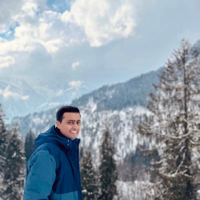 I tweet football ⚽️ , movies 🍿 and everything that makes me happy 😊