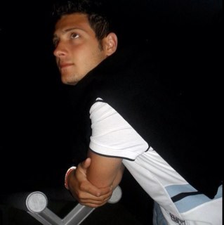 LRivetti's profile picture. Sono le scelte che dimostrano quel che siamo veramente, molto più delle nostre capacità.