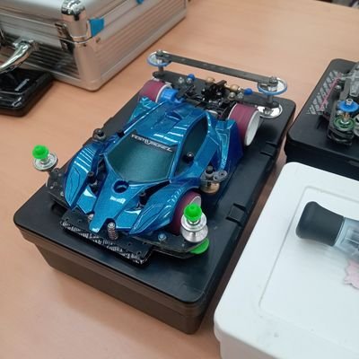 ARシャーシ泣きどころのギア周りで、………………………悪戦苦闘の３年目レーサー…………………………………………
サブでVZとMAを使ってます……………………………………

たまにバイクもつぶやきます
