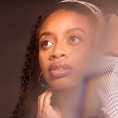 Worshipper 🙌🏼, Singer-singwriter 🎼, Arts/Music Enthusiast 🎭 🎨 ✍🏽, Writer & Journalist 🎧📰💻