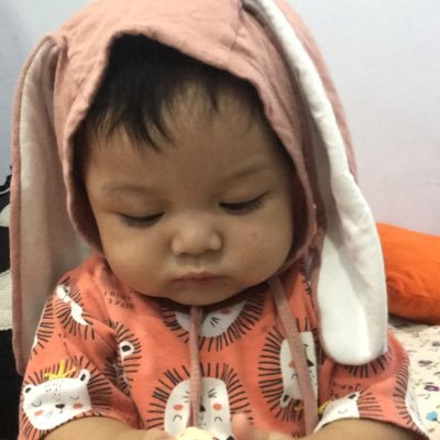 nhasnif's profile picture. Live our life