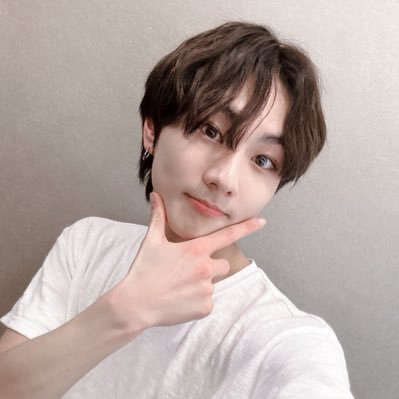 he/him Wanna One ⭐️ Enhypen ⭐️ Le Sserafim ⭐️ Treasure #shelemet_mandu