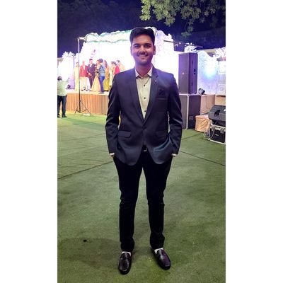 ShivamJ82301805's profile picture. { CSE'24 🖥️ }
{ Software Engineer }