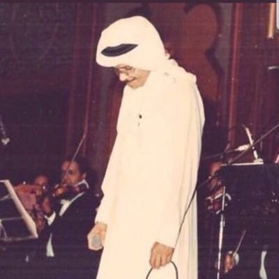 اللي يعزّك تشهد لك أفعآله ولآ الكلآم لآ يودّي ولآ يجيب