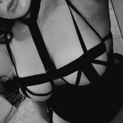Hotwife, Swinger and amateur slut 😈
looking for some hung BBC ♠️ to collab with...
If you want to talk, pay me! 💰💸
https://t.co/gjlugIbvin