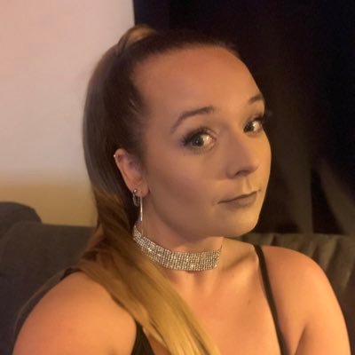 Elsvtol's profile picture. Schattig meisje dat stoere mannendingen leuk vindt. Loves music, movies, whisky, animals & fashion. Oh en ik word altijd emotioneel van Disney-liedjes.