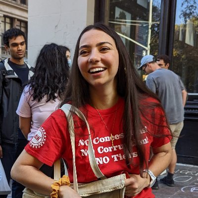 LeeBDiaz's profile picture. organizer @alaa2325 • recently @gsocuaw @SCAatNYU • chicana lesbiana del (361) • she/ella