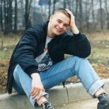 не родился панком в 80ых;
не родился эмарём в 90ых;
не родился серфером в 20ых;
зато родился долбоебом сейчас, чтобы пережить путина