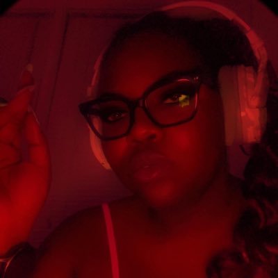 Bisexual Candyman, Chocolate Plus-size kinky content creator, gamer and evolving Super Villian 😈