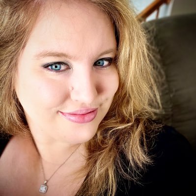 Bethhillson's profile picture. Corporate Communications @HormelFoods - tweets about pop culture, painting things, correcting grammar & taking pictures - All opinions are my own