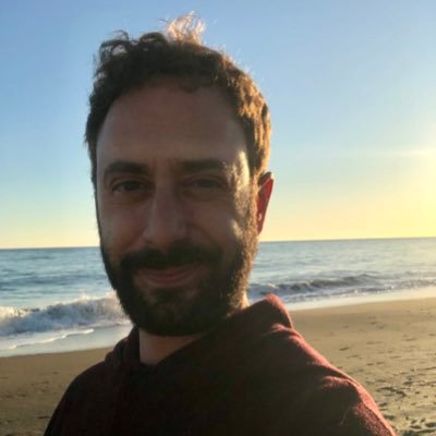 escribiendo… 🎬 Periodista. Creador y guionista en el ‘(P)Ícaro’ de Netflix | ‘Lucía en la telaraña’ (y II), ‘Operación Brooklyn’… | En @CAPAespana | 2 novelas.