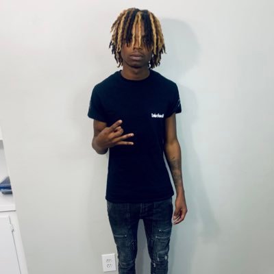 1 MILLION ON tiktok @flyboytwann1 bitch i’ll have you joked!🤣💯 i make skits and reactions!