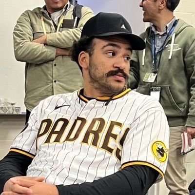 Consigliere of chill. Bringer of lame. Homechef. Deadhead.
Barxist/Ecosocialist.
About a 6 on Tinder.
Mental distancing. Twinning.
#padres #raps #leafs #broncos