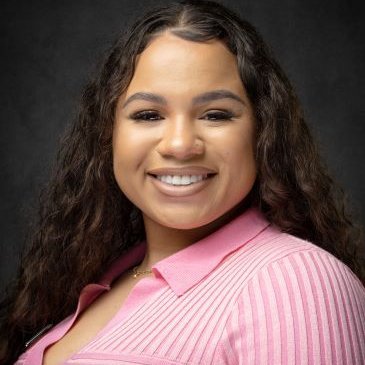 Soldbycade's profile picture. (𝑺𝒂𝒅𝒊𝒆) REALTOR® Ten Oaks Realty🏘️ Leasing • Selling • Buying. Here, dreams do come true, what are your real estate dreams?✨