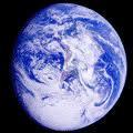わが国では、ハーグ条約が平成26年４月１日に発効しましたが、別居時等における一方の親による国内の子どもの連れ去りとその後の一方の親との引き離し問題は置き去りにされたままです。ハーグ条約の理念と確立された国際法理に基づく国内の連れ去り禁止などの制度の構築を早期に行う必要があります。