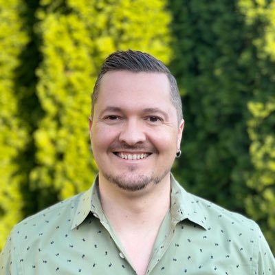 randomdrake's profile picture. Accomplished Father, Leader, Engineer, Writer and Wannabe Chef. Previously: Founder, CEO, CTO. Currently: Director of Engineering.