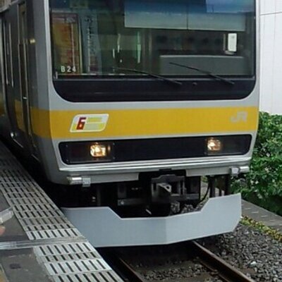 JR東日本ご利用頂きましてありがとうございます。この電車は中央総武線各駅停車津田沼行きです。基本的に中央総武線各駅停車のことを呟くアカウントになりまーす！！！！誤字かなんかあったら教えて下さい！自動フォロー返し機能搭載アカウント。