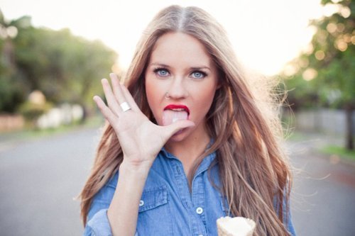 Tioscabrones's profile picture. Soy una persona normal, con sus manías pero a la vez encantadora.