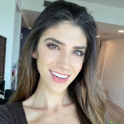 Luxuriouslexii Profile Picture