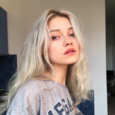 Akabannatso's profile picture. 💙 Stars can’t shine without darkness.