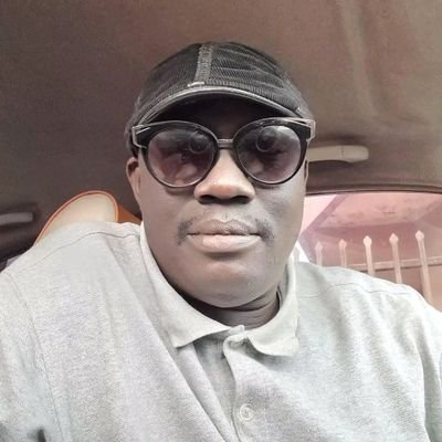 qunikina's profile picture. tall end dark