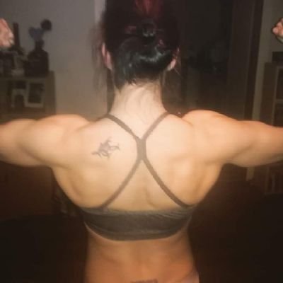 JenniHeikkil2's profile picture. Verhoilualan yrittäjä, pieni ja pippurinen lappalainen, joka on todella huolissaan maailman menosta. Poliittisesti sitoutumaton, koska sosialismi kukkii