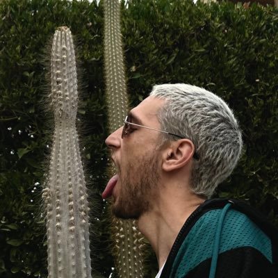 sx01101001's profile picture. ¿question your reality?🦇🔊