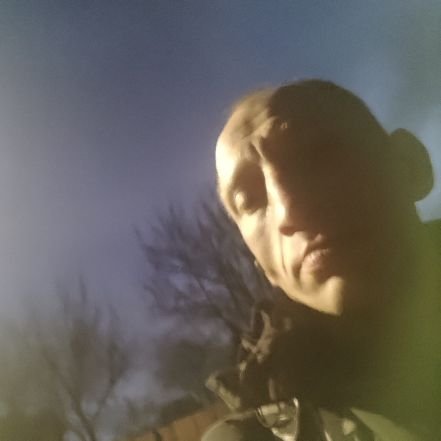 Roman27008993's profile picture. wesoły