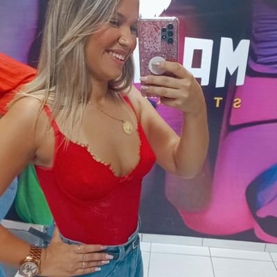 – De todas as direções certas na vida, seguir em frente é o que sempre nos leva mais longe🍀