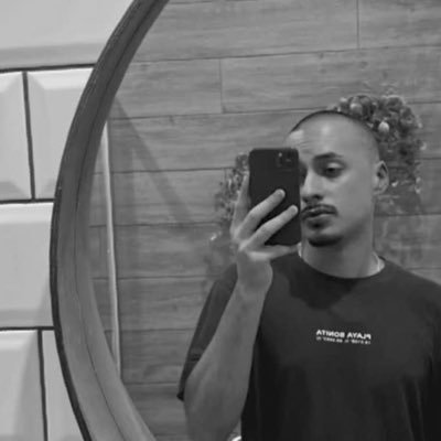 Eduardo_eanp's profile picture. insta: eduardoprieto2001 —— 23⏳